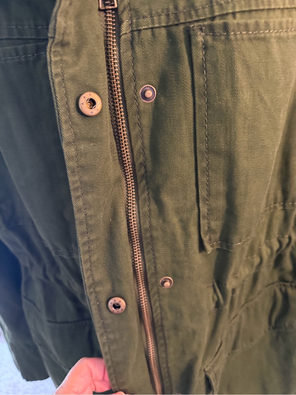 Universal Threads NWT Olive Green Women's Field Jacket. PTP 21”, L 28” - Picture 4 of 9